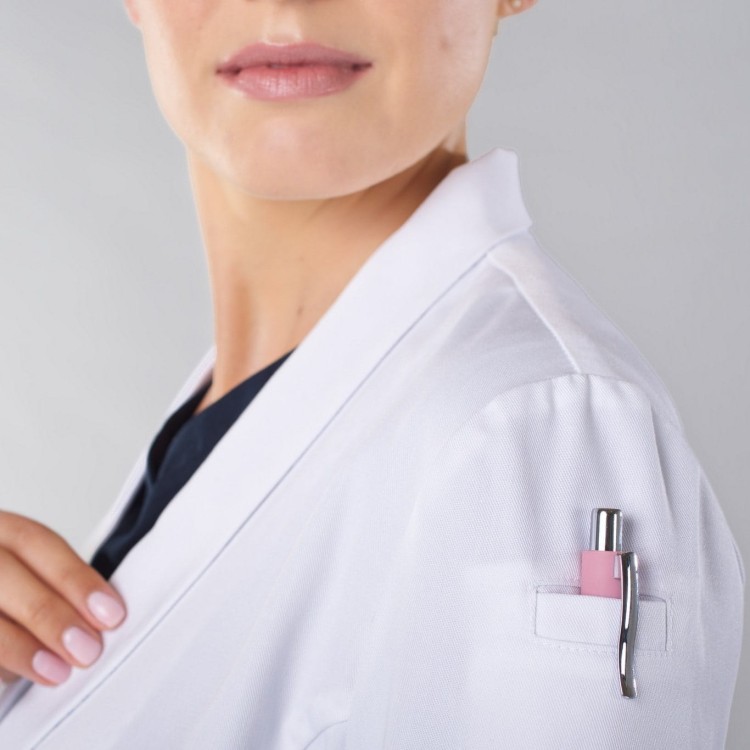 fartuch medyczny damski biały z kieszeniami.jpg